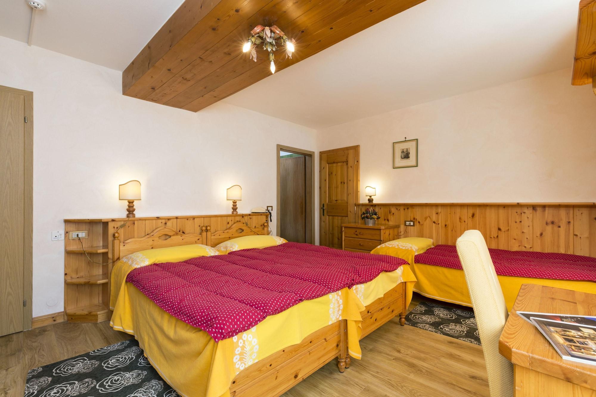 Hotel Pontechiesa Cortina d'Ampezzo Exterior foto