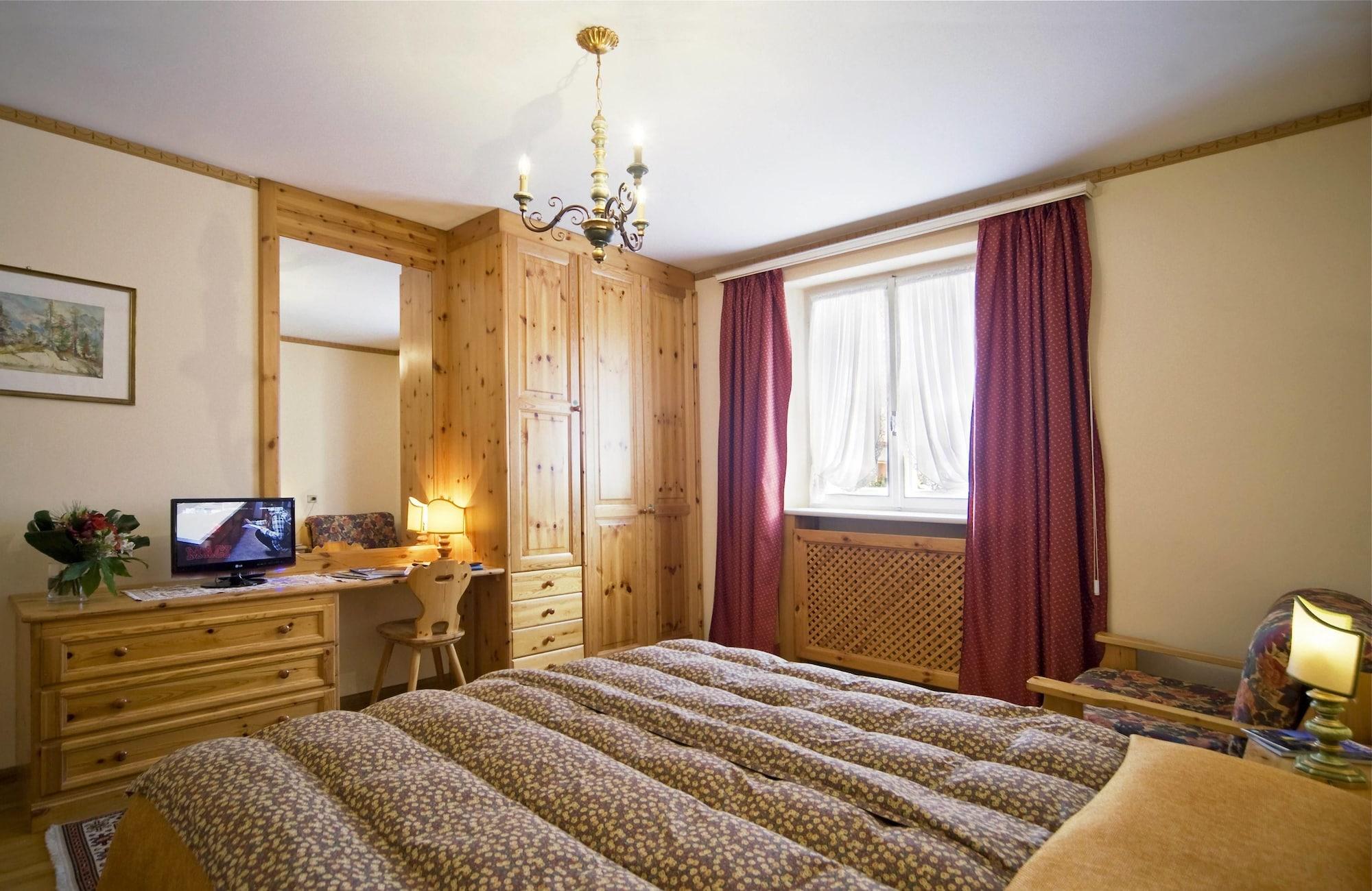 Hotel Pontechiesa Cortina d'Ampezzo Exterior foto