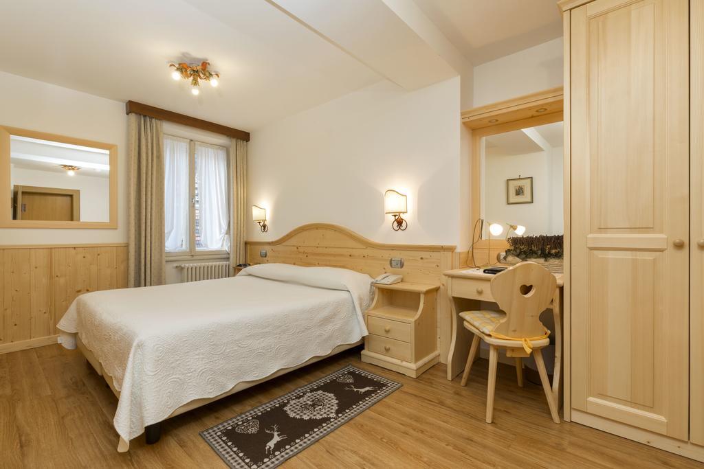 Hotel Pontechiesa Cortina d'Ampezzo Exterior foto