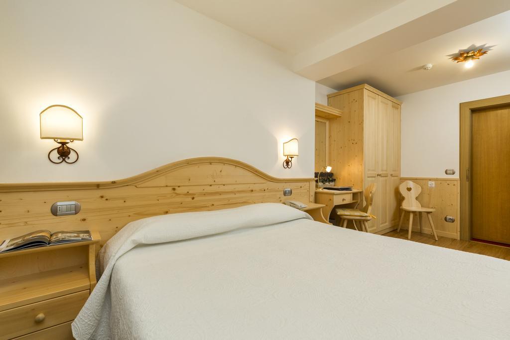 Hotel Pontechiesa Cortina d'Ampezzo Exterior foto